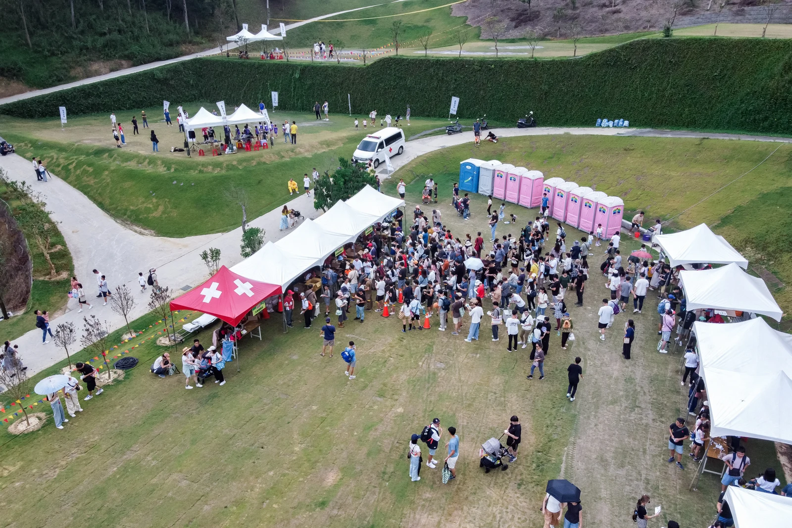 九九峰動物樂園大草原團體活動空拍實景